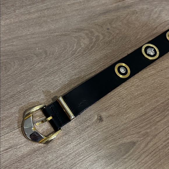 Versace Vintage Medusa Black Leather Gold Accents Belt main image 8